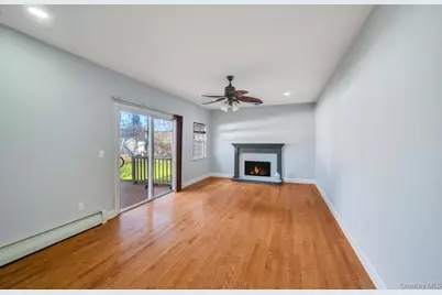 29 Harwood Way, Coram, NY 11727 - Photo 17