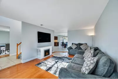 29 Harwood Way, Coram, NY 11727 - Photo 5