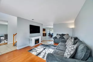29 Harwood Way, Coram, NY 11727 - Photo 5