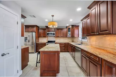 29 Harwood Way, Coram, NY 11727 - Photo 13