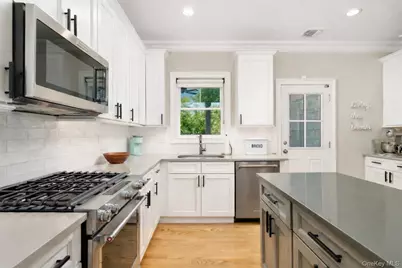 700 Gin Lane, Southold, NY 11971 - Photo 9