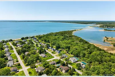 700 Gin Lane, Southold, NY 11971 - Photo 3