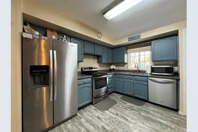 60 Syracuse Avenue, Medford, NY 11763 - Photo 19
