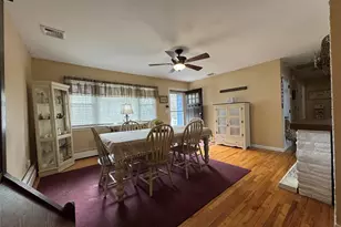 60 Syracuse Ave, Medford, NY 11763 - Photo 17