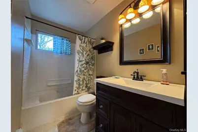 60 Syracuse Avenue, Medford, NY 11763 - Photo 23
