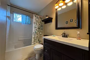 60 Syracuse Ave, Medford, NY 11763 - Photo 23