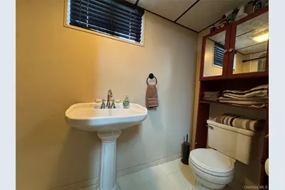 60 Syracuse Avenue, Medford, NY 11763 - Photo 27