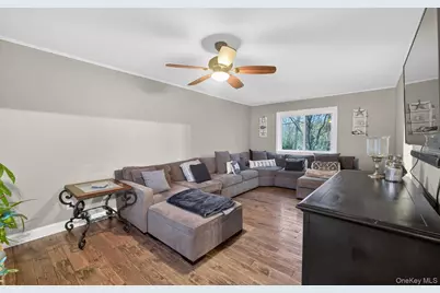 19 Shelton Court, Commack, NY 11725 - Photo 13