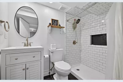 19 Shelton Court, Commack, NY 11725 - Photo 27