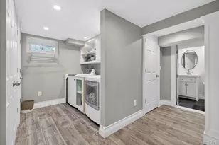 19 Shelton Ct, Commack, NY 11725 - Photo 29