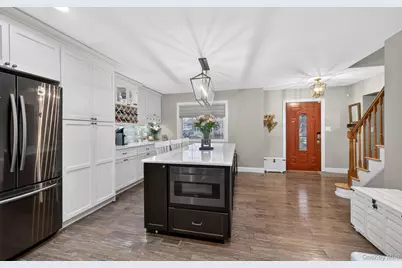 19 Shelton Court, Commack, NY 11725 - Photo 9