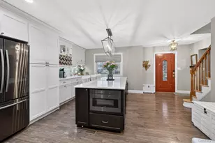 19 Shelton Ct, Commack, NY 11725 - Photo 9