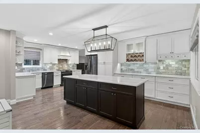 19 Shelton Court, Commack, NY 11725 - Photo 3