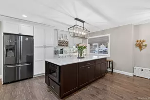 19 Shelton Ct, Commack, NY 11725 - Photo 5