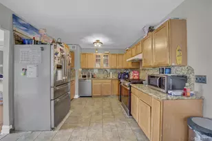 11 Hollo Dr, Holbrook, NY 11741 - Photo 7