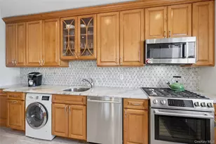 162-01 Powells Cove Blvd, Whitestone, NY 11357 - Photo 11