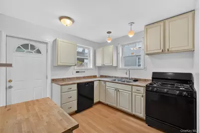 371-373 Verplanck Avenue, Beacon, NY 12508 - Photo 17