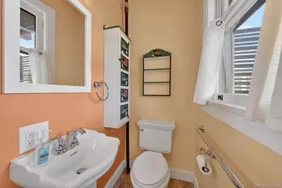 34 Winnebago Road, Yonkers, NY 10710 - Photo 23