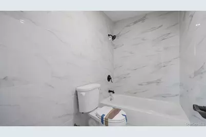 4518 Richardson Avenue, Bronx, NY 10470 - Photo 23