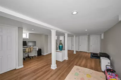 187 Memphis Avenue, Floral Park, NY 11001 - Photo 17