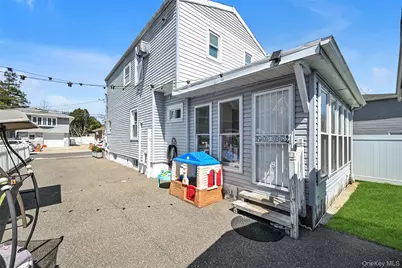 187 Memphis Avenue, Floral Park, NY 11001 - Photo 19