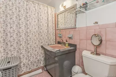 22250 Braddock Avenue, Queens Village, NY 11428 - Photo 11