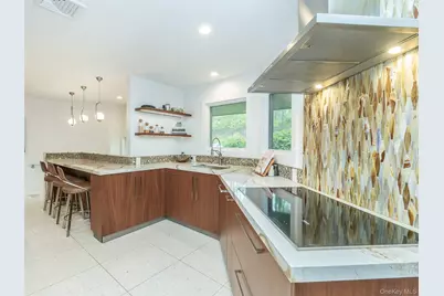7 Southeast Road, Sands Point, NY 11050 - Photo 15