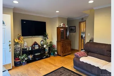 3519 Princeton Drive N, Wantagh, NY 11793 - Photo 7