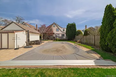 96 Southard Avenue, Rockville Centre, NY 11570 - Photo 25
