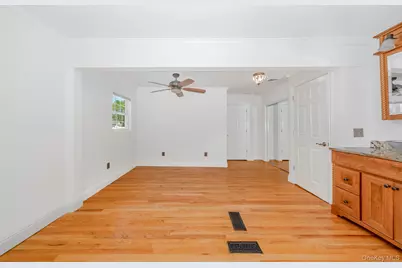 344 Atlantic Avenue, Bay Shore, NY 11706 - Photo 21