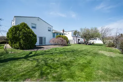 3905 Greentree Drive, Oceanside, NY 11572 - Photo 17