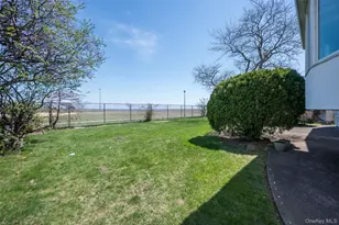 3905 Greentree Dr, Oceanside, NY 11572 - Photo 15