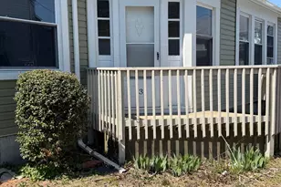 24 Doxsey Pl, Lynbrook, NY 11563 - Photo 13