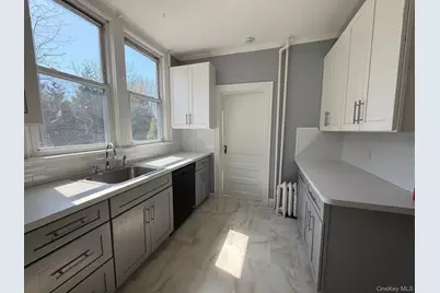 24 Doxsey Place #3, Lynbrook, NY 11563 - Photo 1