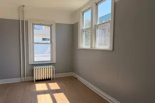 24 Doxsey Pl, Lynbrook, NY 11563 - Photo 5