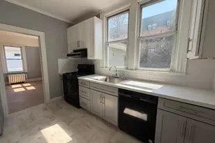 24 Doxsey Pl, Lynbrook, NY 11563 - Photo 9