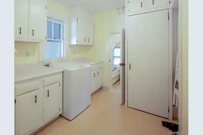 80 Lewis Street, Southampton, NY 11968 - Photo 17