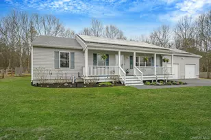 168 Brookfield Ave, Center Moriches, NY 11934 - Photo 3
