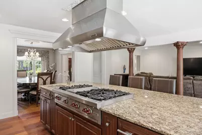 9 Arista Court, Dix Hills, NY 11746 - Photo 13