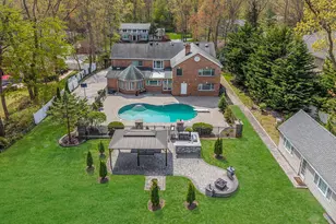 9 Arista Ct, Dix Hills, NY 11746 - Photo 39