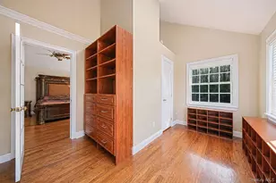9 Arista Ct, Dix Hills, NY 11746 - Photo 25