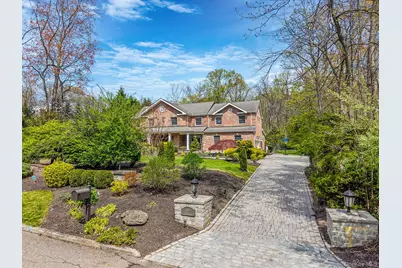 9 Arista Court, Dix Hills, NY 11746 - Photo 1