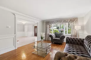 9 Arista Ct, Dix Hills, NY 11746 - Photo 19