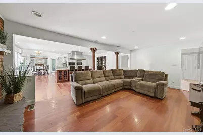 9 Arista Court, Dix Hills, NY 11746 - Photo 17