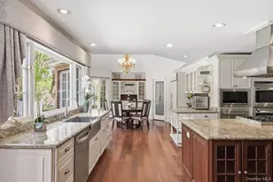 9 Arista Ct, Dix Hills, NY 11746 - Photo 11