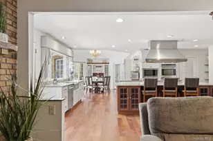 9 Arista Ct, Dix Hills, NY 11746 - Photo 15