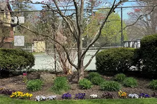 16 Middle Dr, Manhasset, NY 11030 - Photo 25