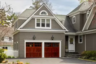 16 Middle Dr, Manhasset, NY 11030 - Photo 3
