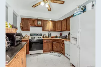 24021 68th Avenue #10, Little Neck, NY 11362 - Photo 7