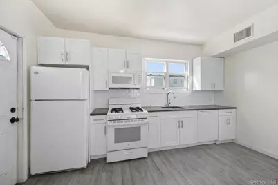 2710 Lurting Avenue, Bronx, NY 10469 - Photo 17